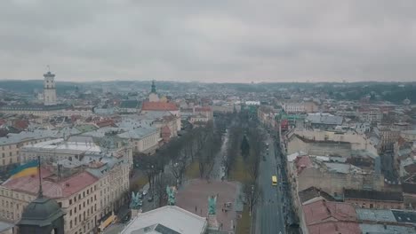 Ciudad-aérea-de-Lviv,-Ucrania.-Ciudad-Europea.-Zonas-populares-de-la-ciudad.-Lviv-opera