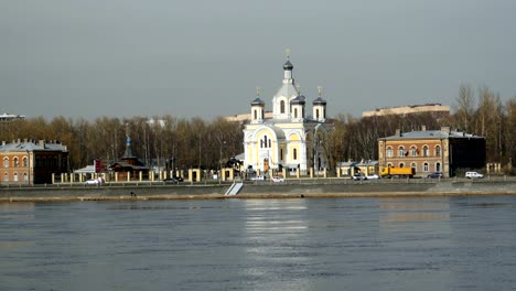 Dreifaltigkeitskirche-in-St.-Petersburg