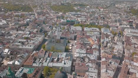 Lvov,-Ucrania.-Ciudad-aérea-de-Lviv,-Ucrania.-Panorama-del-casco-antiguo.-Dominicana