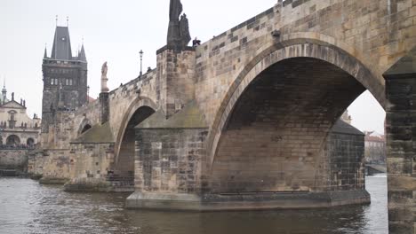 Travel-under-the-Charles-Bridge.-Czech.-Prague.-4K-Slow-Mo