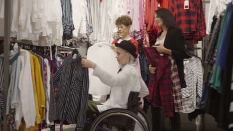 Diverse-Group-of-Female-Friends-Shopping