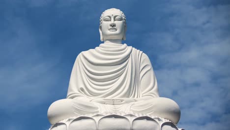 Riesige-Buddha-Statue-Zeitraffer