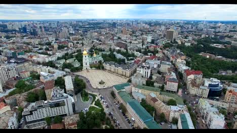 Paisaje-de-St-Sophia-Cathedral-y-St-Sophia-Plaza-en-Kiev-de-Ucrania