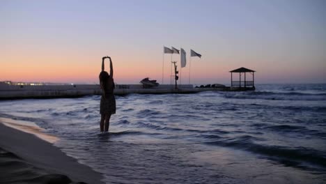 Mujer-en-la-playa-