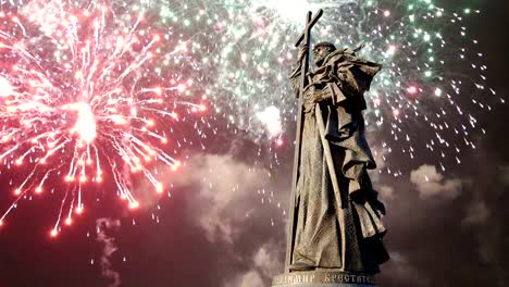 Fireworks-over-the-Monument-to-Holy-Prince-Vladimir-the-Great-on-Borovitskaya-Square-in-Moscow-near-the-Kremlin,-Russia.--The-opening-ceremony-took-place-on-November-4,-2016