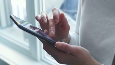 Working-From-Home,-Woman-Typing-On-Mobile-Device