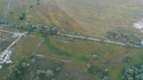 Luftaufnahme.-Flug-über-den-schönen-Fluss.-Luftbildkamera-erschossen.-Panorama-der-Landschaft.