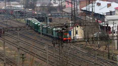 Bahnhof-Zug-Waggon-Eisenbahn