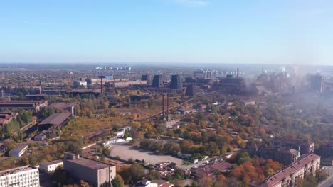 Aus-der-Vogelperspektive.-Smog-über-der-Stadt