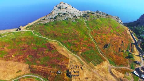 Luftaufnahme-der-genuesischen-Festung-in-Sudak,-Krim