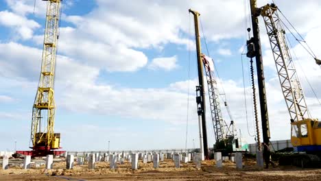 Operation-of-hydraulic-machines-clogging-building-piles