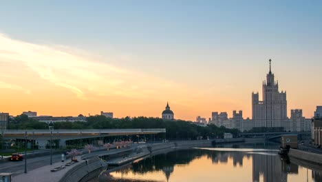 Moskau-Stadt-Skyline-von-Nacht-zu-Tag-Sonnenaufgang-Motion-Timelapse-oder-Hyperlapse-in-Moskwa,-Moskau-Russland-4K-Zeitraffer