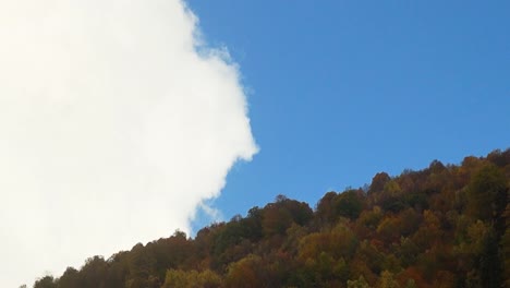 Berge-in-den-Wolken