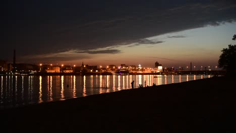 Embankment-der-Dnjepr-Podil-Kiew-ukraine-Europa-Reisen-Nachtlichter-der-Stadt