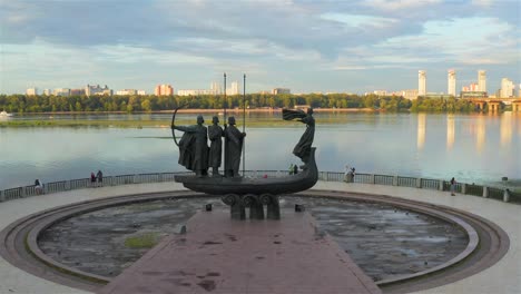 Monument-to-the-founders-of-Kyiv.-Kyi,-Schek,-Horev-and-their-sister-Lybid.