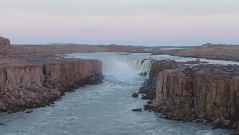 Selfoss-Wasserfall-und-Fluss.-Island.-Luftbild