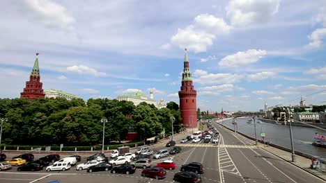 Blick-auf-den-Moskauer-Kreml-an-einem-sonnigen-Tag,-Russland---Moskauer-Architektur-und-Wahrzeichen,-Moskauer-Stadtbild