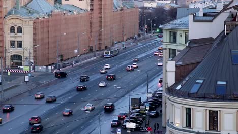 Vista-de-noche-de-Moscú-desde-un-punto-alto-(un-mirador-en-el-edificio-de-la-tienda-Central-para-niños),-Rusia,-inaugurado-en-abril-de-2015-después-de-una-extensa-reconstrucción