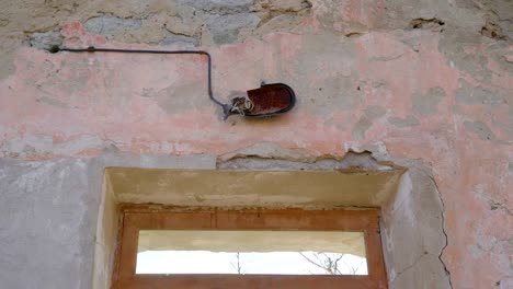 Closer-look-of-the-ruined-wall-of-the-house