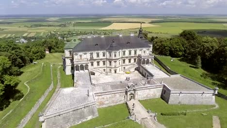 4-K.-Aerial-Blick-auf-Pidhorodetsky-Burg-in-der-Region-Lviv,-Ukraine