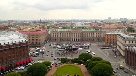 Blick-von-St.-Isaak-Kathedrale-auf-dem-Platz