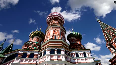 Saint-Basil-cathedral-(-Temple-of-Basil-the-Blessed),-Red-Square,-Moscow,-Russia