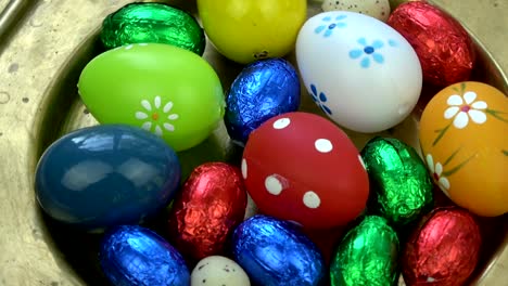 Rotating-various-colorful-decorative-easter-eggs