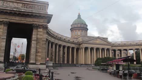 Kazan-Cathedral-in-Saint-Petersburg,-Russia