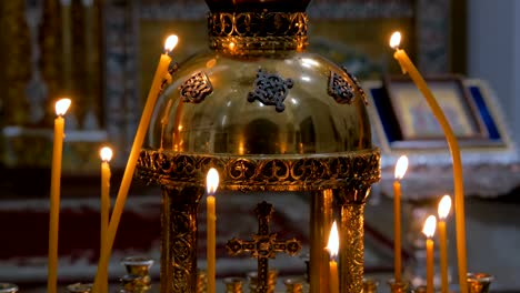 Burning-candles-in-russian-orthodox-church