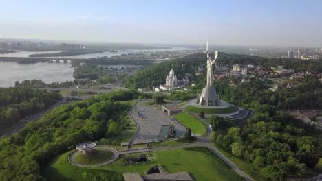 Vista-aérea-del-monasterio-de-Kiev-Pechersk-Lavra-ucraniano-ortodoxo