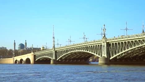 Troitsky-drawbridge-bridge-across-the-Neva-River-in-St.-Petersburg.