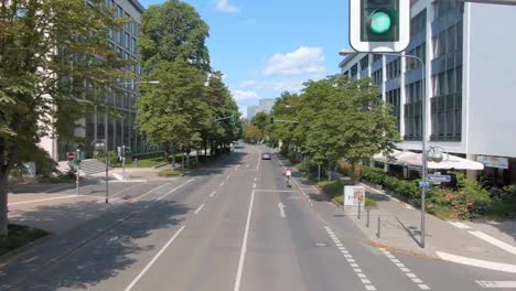 Flying-through-the-streets-of-Frankfurt