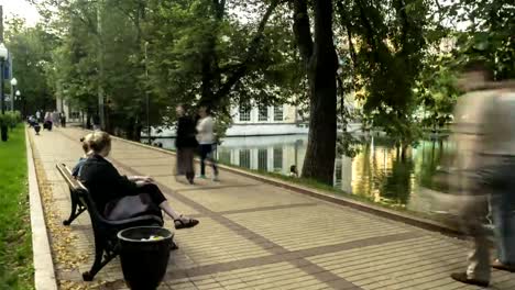 Hyper-lapse-video-of-people-strolling-on-a-summer-day-along-the-Boulevard