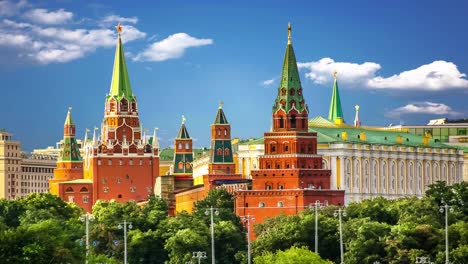 Red-towers-of-the-Moscow-Kremlin.-Russia.