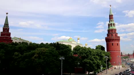 Vista-del-Kremlin-de-Moscú-en-un-día-soleado,-Rusia---Arquitectura-y-punto-de-referencia-de-Moscú,-paisaje-urbano-de-Moscú