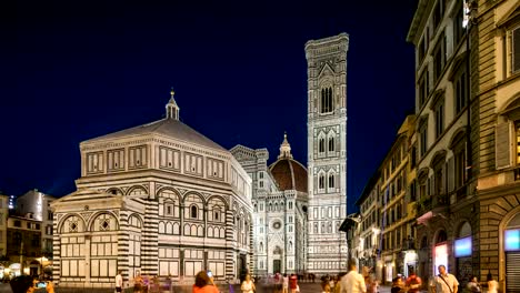 Basilica-di-Santa-Maria-del-Fiore-und-Baptisterium-San-Giovanni-in-Florenz-Tag-zu-Nacht-Zeitraffer