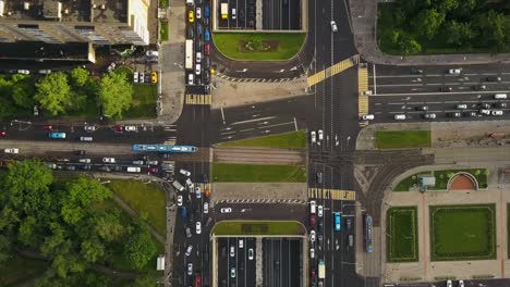 Russland-sonnigen-Tag-Moskau-Stadt-Verkehr-Prospekt-Mira-Kreuzung-Antenne-nach-unten-Ansicht-Panorama-4k