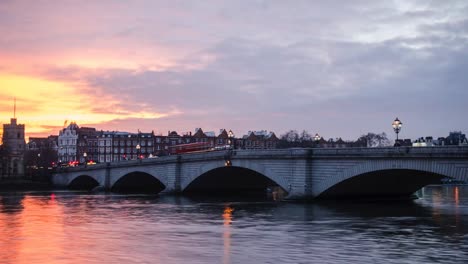 Time-lapse-of-Putney-Bridge-in-West-London,-UK