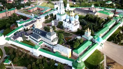 Trinity-Lavra-of-St.-Sergius--in-Sergiev-Posad