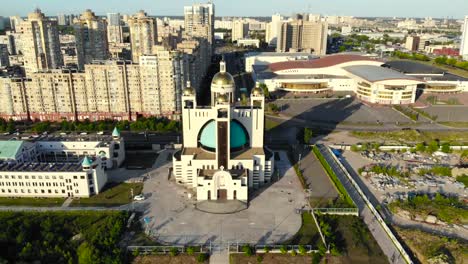 Greek-Catholic-Cathedral-in-Kiev,-aerial-view