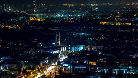 Istanbul-clásica-noche-horizonte-paisaje-timelapse,-vista-sobre-canal-del-Bósforo