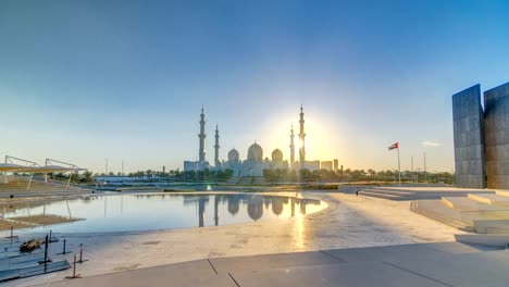 Sheikh-Zayed-Grand-Moschee-in-Abu-Dhabi-bei-Sonnenuntergang-Timelapse,-Vereinigte-Arabische-Emirate