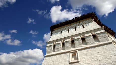 Auferstehungskloster-gegen-den-Himmel-ist-ein-großes-Kloster-der-Russisch-Orthodoxen-Kirche-in-der-Region-Moskau,-Russland