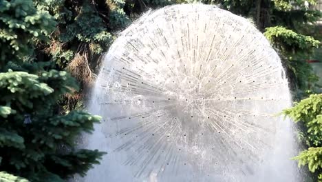 Fountain-in-the-form-of-a-dandelion-in-Kyiv