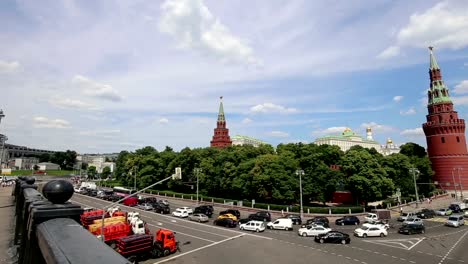 Vista-del-Kremlin-de-Moscú-en-un-día-soleado,-Rusia---Arquitectura-y-punto-de-referencia-de-Moscú,-paisaje-urbano-de-Moscú