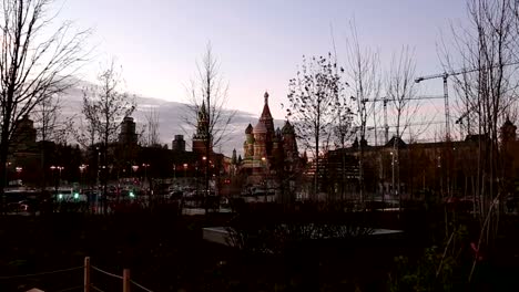 Moscow-Kremlin-(at-Night)----view-from-new-Zaryadye-Park,-urban-park-located-near-Red-Square-in-Moscow,-Russia