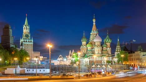 Moskau-Stadt-Skyline-Nacht-Zeitraffer-auf-Roter-Platz-und-Basilius-Kathedrale,-Moskau-Russland-4K-Zeitraffer