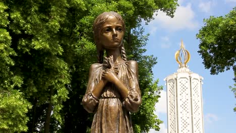 Holodor-Jewish-Memorial-Kiev-Ukraine--2