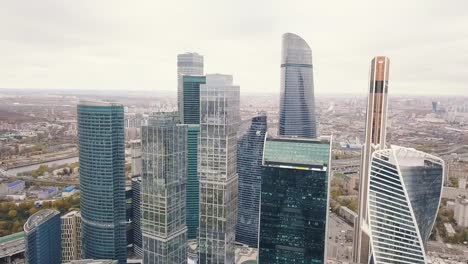 Ansicht-von-Moskwa-City-Moskau-internationales-Geschäftszentrum-Moskau,-Russland.-Clip.-Draufsicht-auf-die-prächtige-Business-Center-Moskau-Stadt