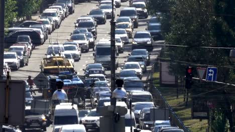 Traffic-jam-on-the-street-of-Kiev